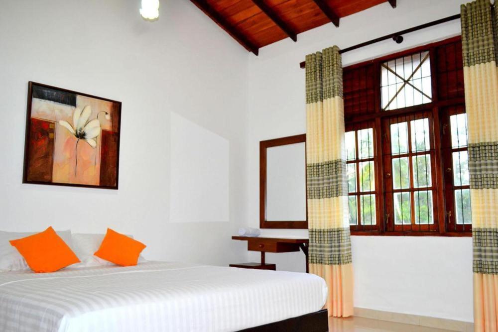 Sobaya Residence Ambalantota ภายนอก รูปภาพ