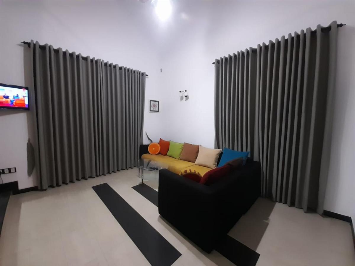 Sobaya Residence Ambalantota ภายนอก รูปภาพ